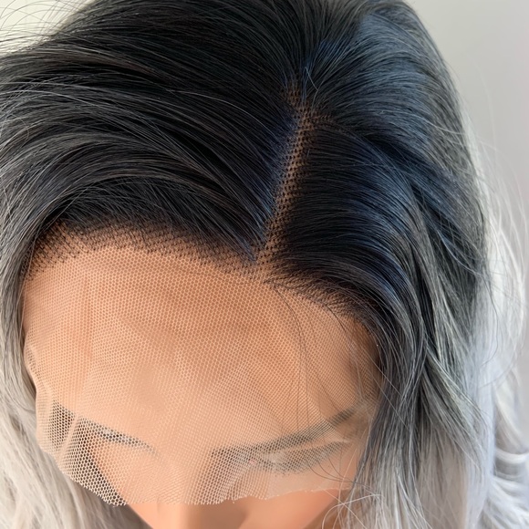 Beautiful Ombre Grey 13x2.5 Lace Front Wig for Daily Wear, Photos or Events - Picture 14 of 16